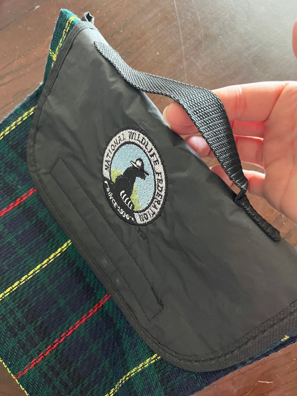 National Wildlife Federation foldable plaid picnic blanket classic tartan design - Picture 9 of 9